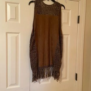 Sleeveless cardigan suede